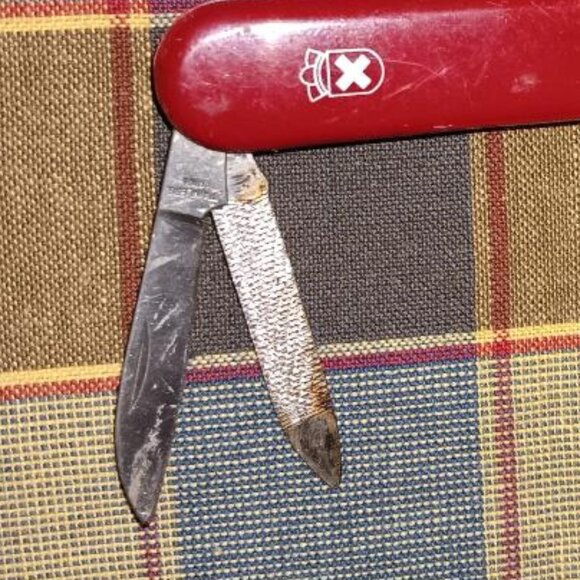 VICTORINOX RED SWISS ARMY MULTI KNIFE STAINLESS - Picture 4 of 5